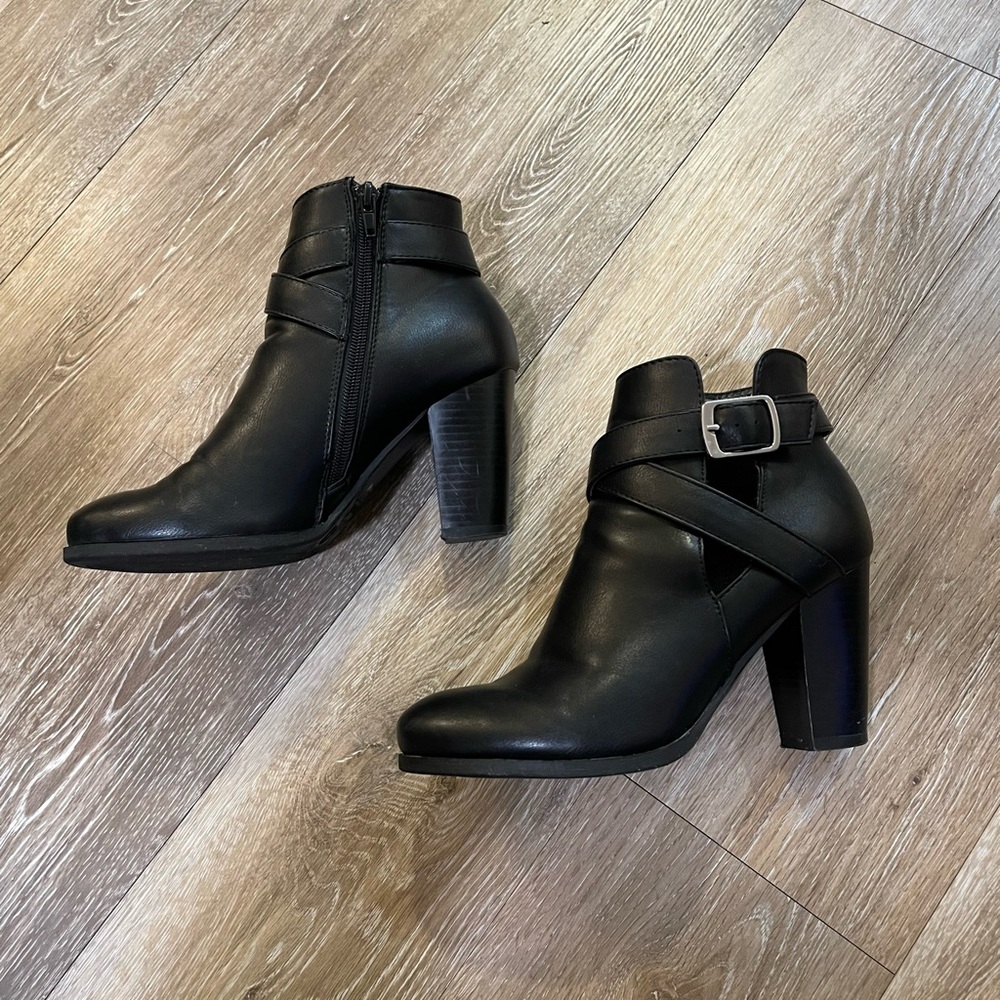 BAMBOO Black Ankle Boots with Silver Buckle, Cutout, and Heeled - Size 7 - Picture 3 of 7